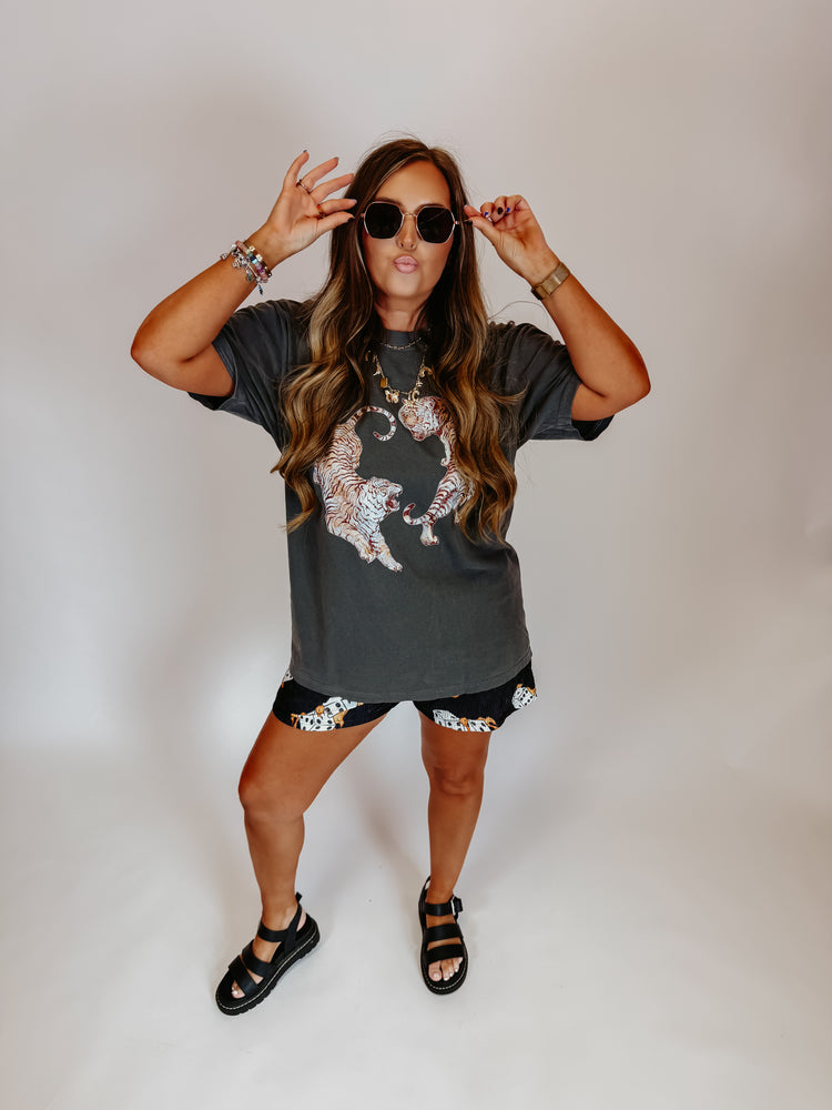 Roaring tigers tee (cropped or full length)