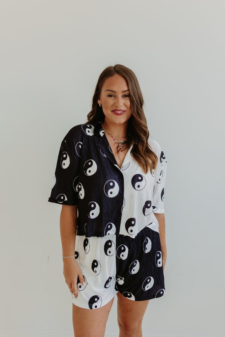 Ying & Yang B&W Flowy TOP