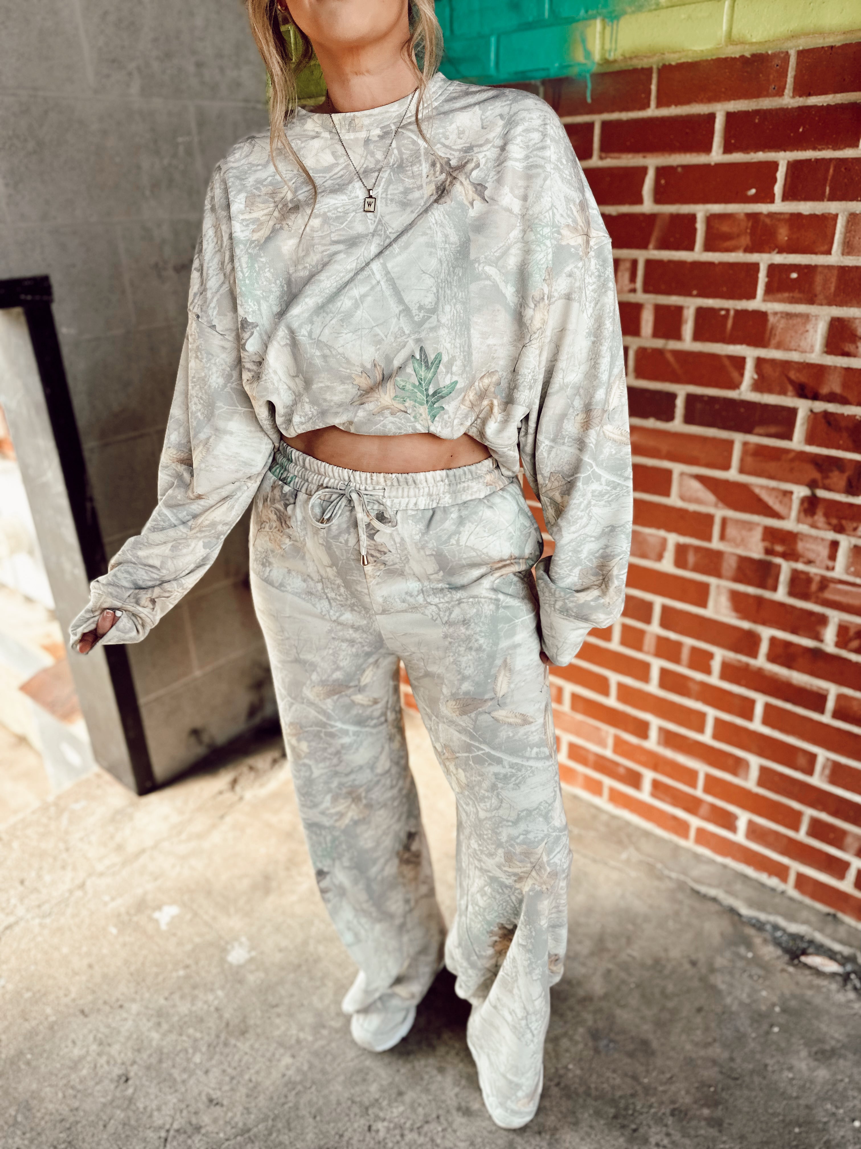 Hiding Away Wide Leg Sweatpants Dark Camo