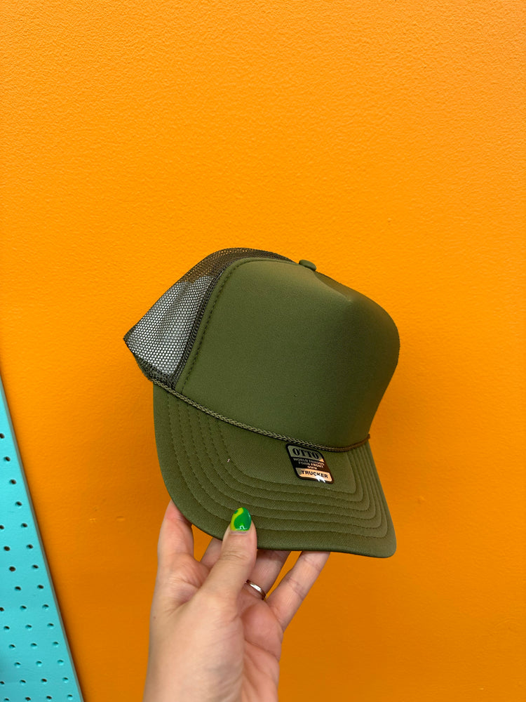 Build your own TRUCKER hat