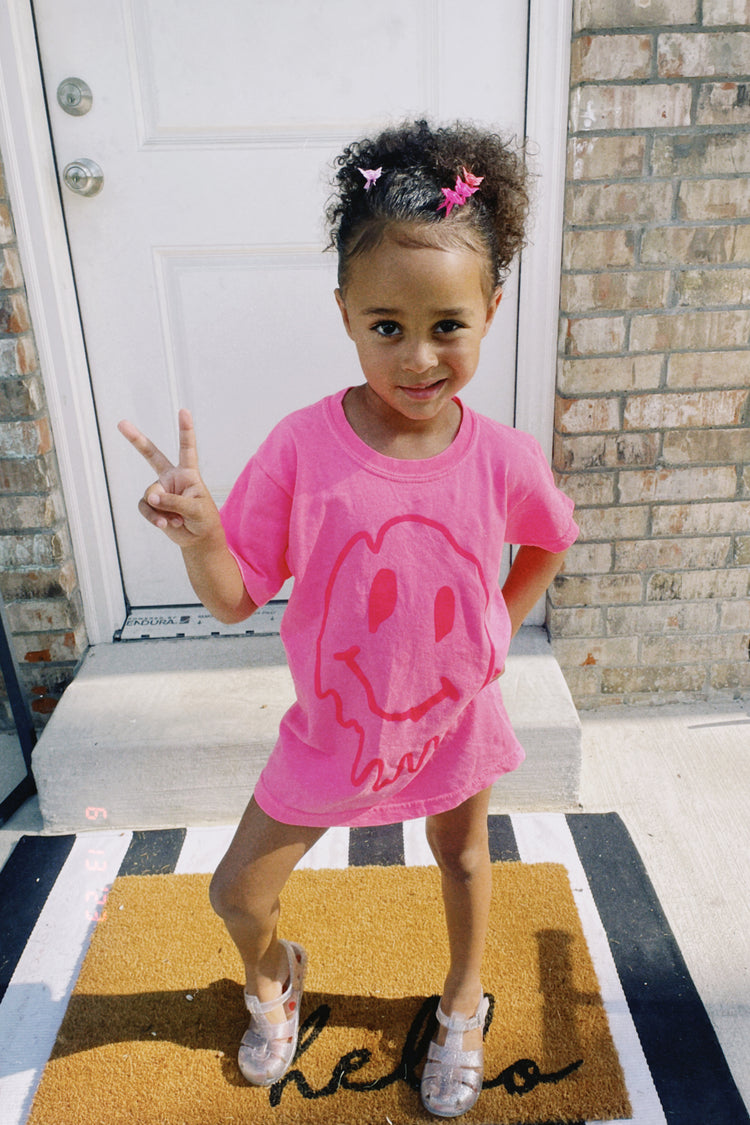 B&B NEON PINK SMILEY (Youth)