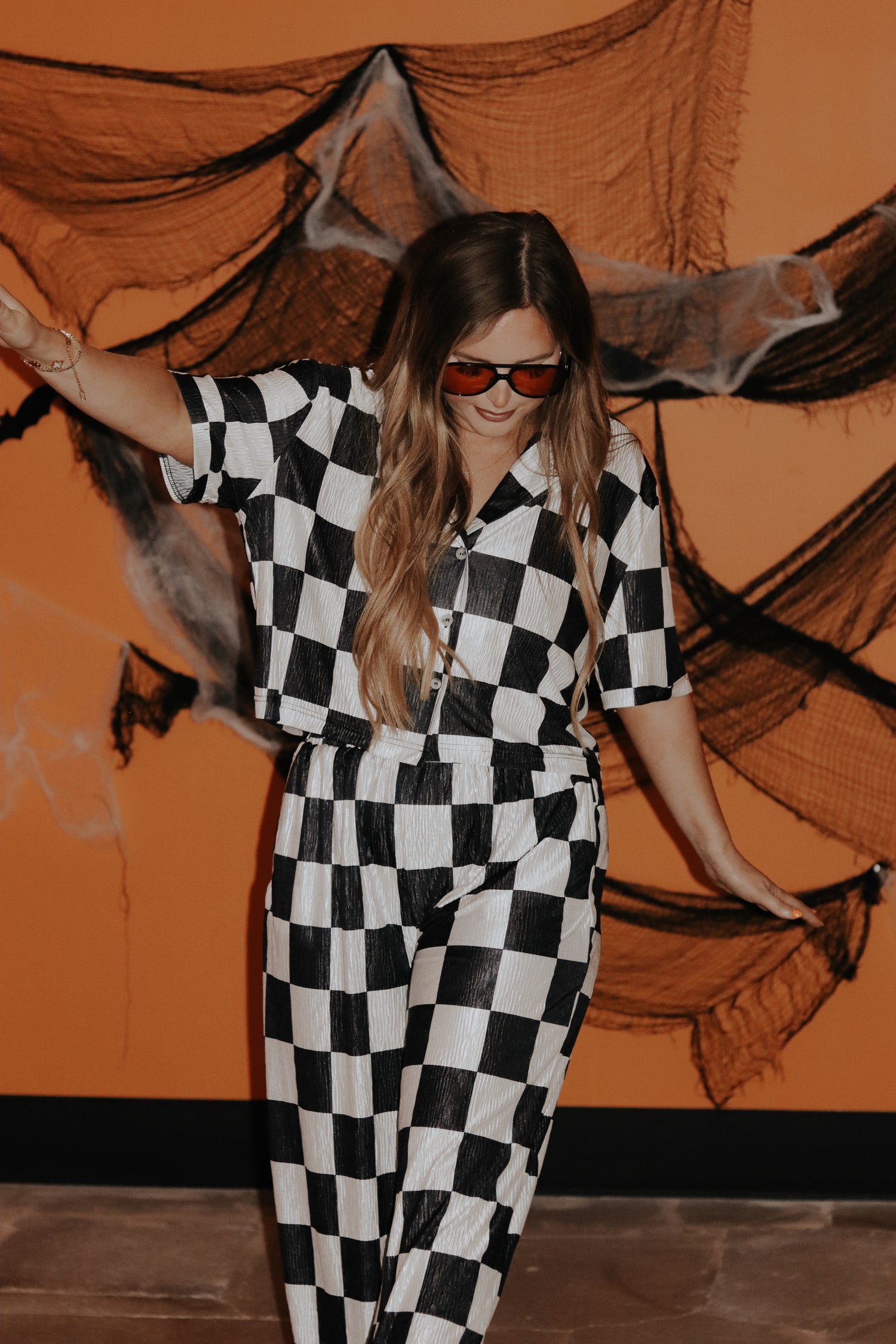 Checkmate Button CHECKMATE CROPPED BUTTON TOP (BLACK & WHITE) – Bourbon & Belles Boutique