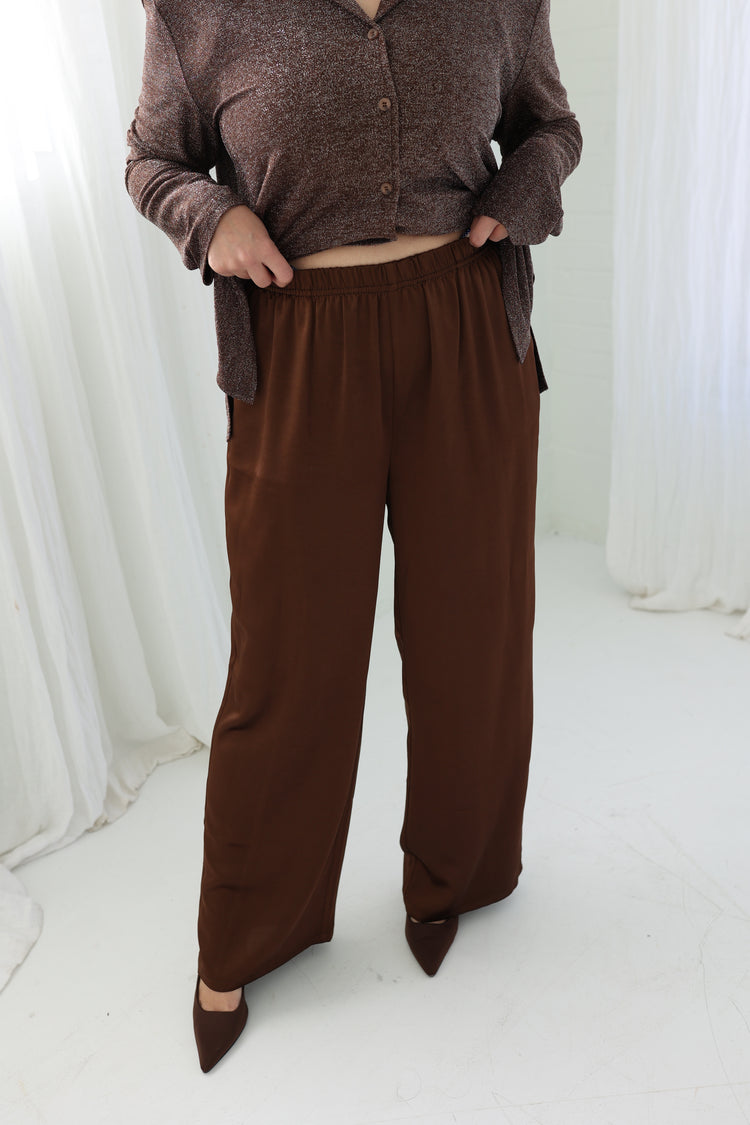 Silky Style Wide leg Pants (brown)