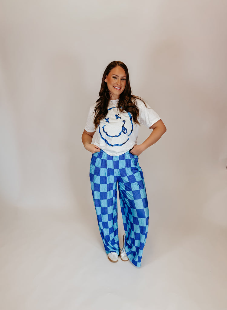 BLUE SMILEY TEE WHITE (cropped or full length)