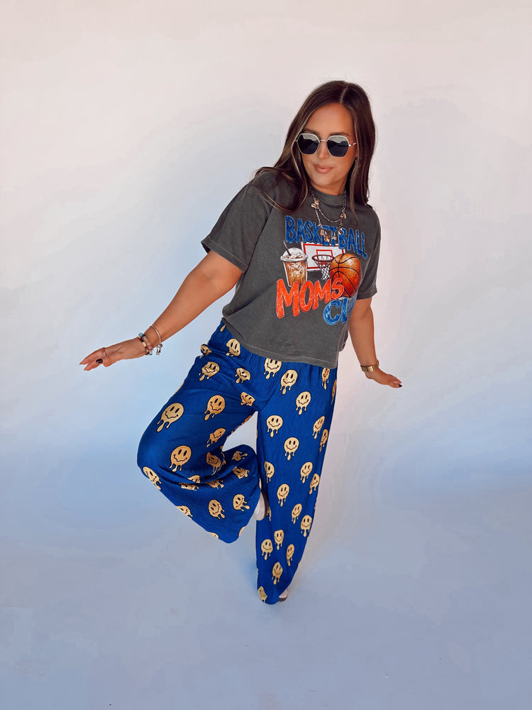 BASKETBALL MOMS CLUB TEE (CROPPED TEE)