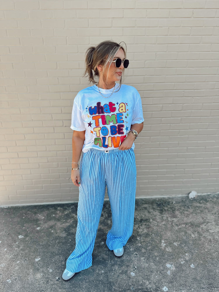 WHAT A TIME TO BE ALIVE (Cropped tee)