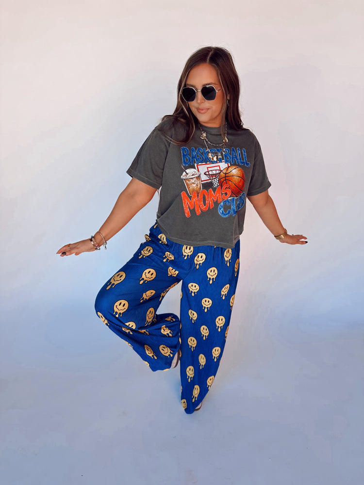 BASKETBALL MOMS CLUB TEE (CROPPED TEE)