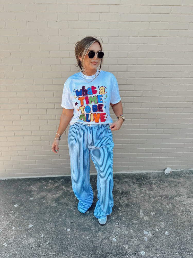 WHAT A TIME TO BE ALIVE (Cropped tee)