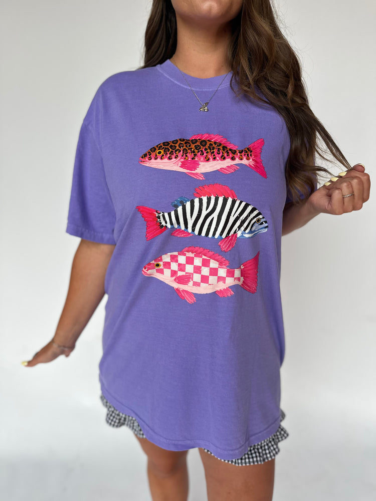 COLORFUL FISH GRAPHIC TEE!