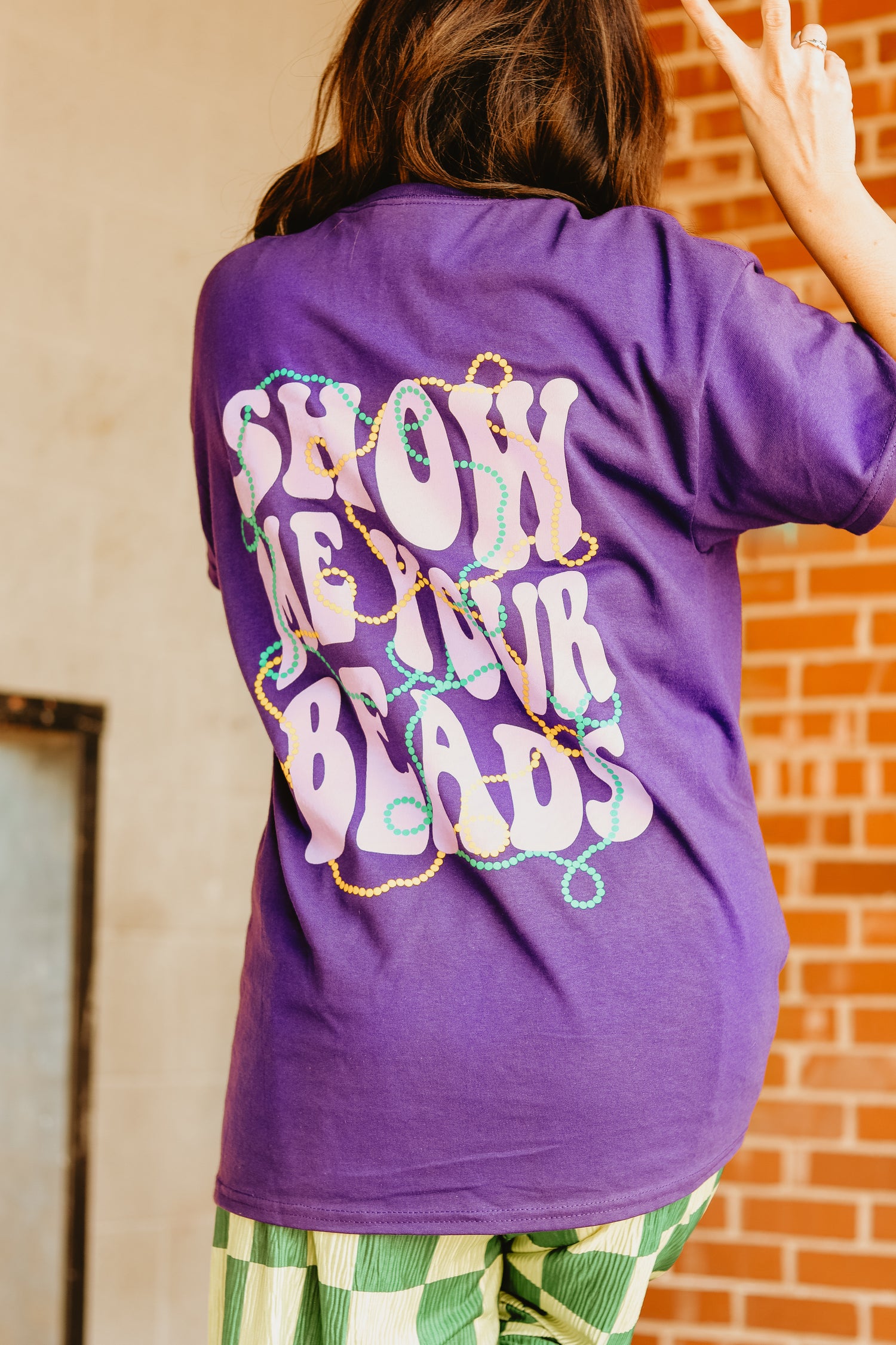 SHOW ME YOUR BEADS TEE Bourbon & Belles Boutique