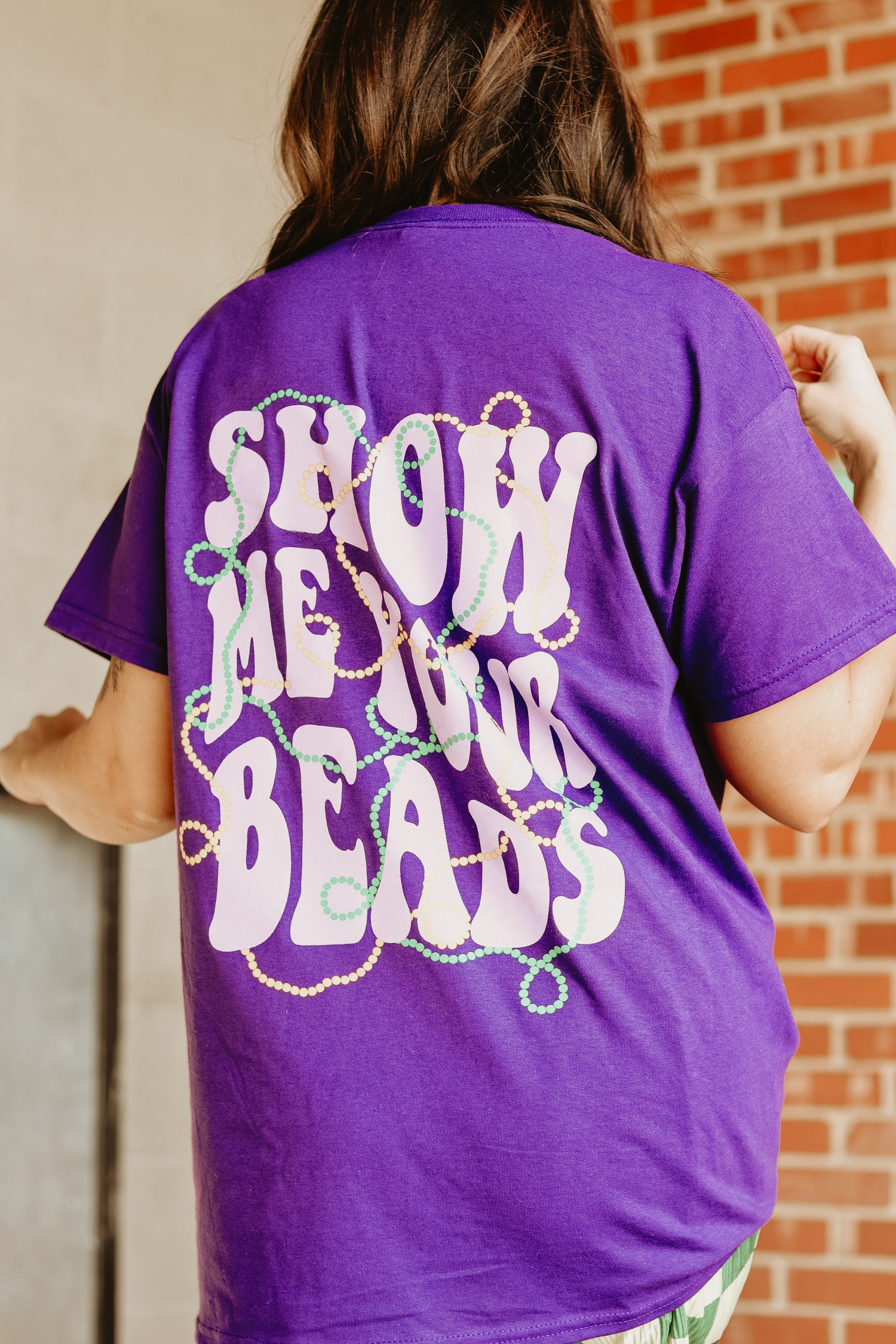 SHOW ME YOUR BEADS TEE Bourbon & Belles Boutique