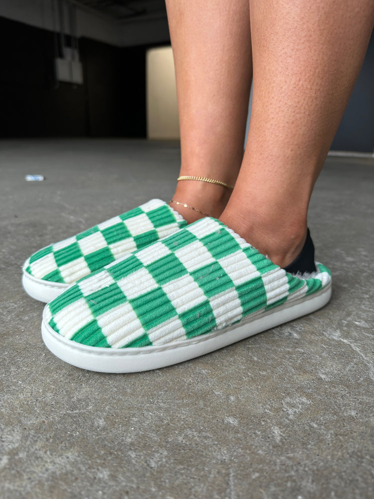 Trendy Checkered Slips (Green)